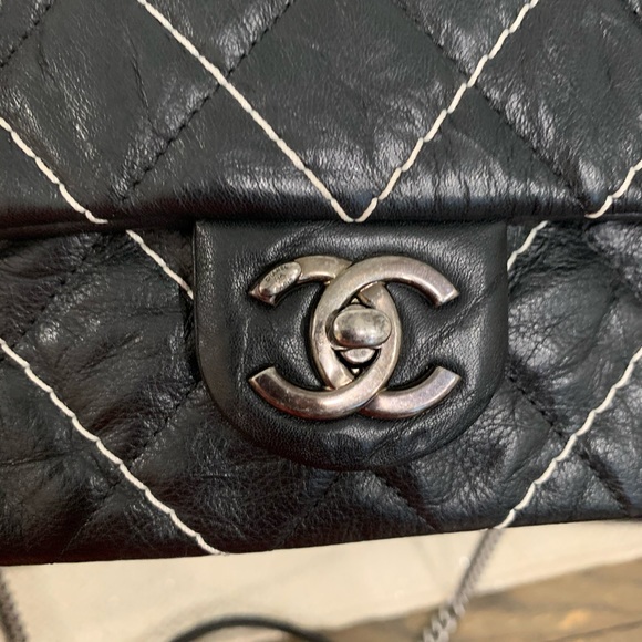 CHANEL Small Implicit Stitched Chevron Flap Bag - Picture 4 of 12